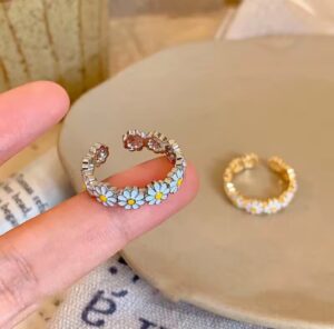 انگشتر طرح بابونه (نقره ای)